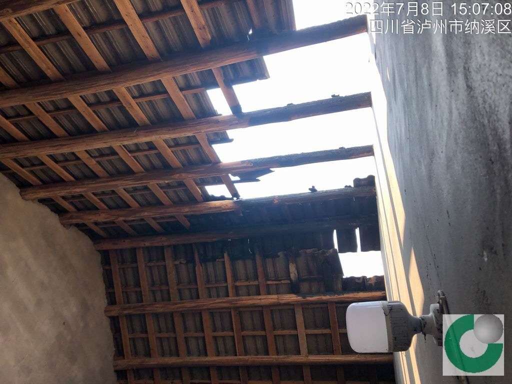 2022年7月8日，納溪區(qū)渠壩龍頭村6組許先生家廚房不明原因起火，造成廚房屋頂被燒穿，廚房內(nèi)部分財產(chǎn)受損，獲得理賠款8558元。.jpg